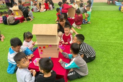 Hoạt động “Trang trí ngôi trường ước mơ”- Chào mừng ngày Nhà giáo Việt Nam 20/11 của các bé khối 5 tuổi trường Mầm non Thạch Bình